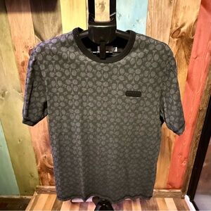 Coach Signature Logo Print T-Shirt – Size L 👕​